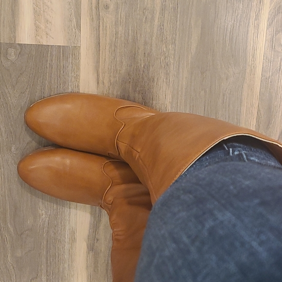 Boots - Picture 6 of 7